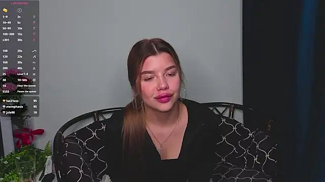 DelenaRines' Live XXX Chat