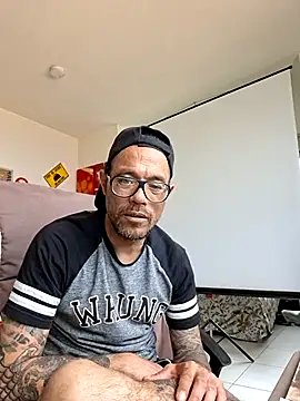 Mr_Graffitimilen Webbikameraesitys