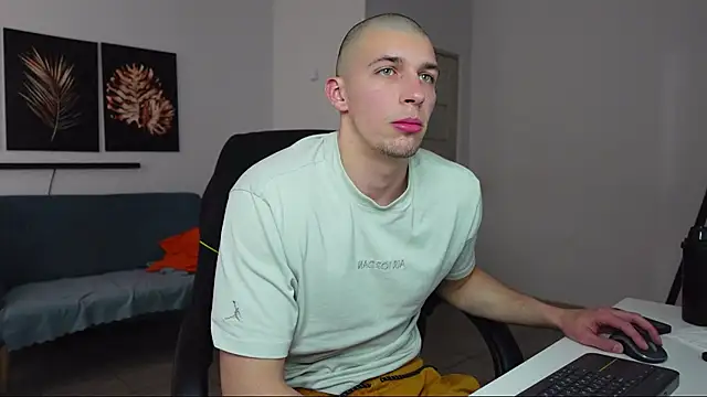 Ryan_Dozer élő XXX-chatje