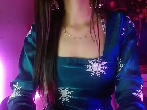 Pertunjukan Kamera Web Roiseeee