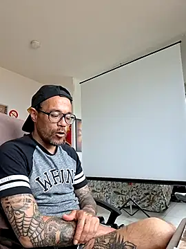 Mr_GraffitimileのライブXXXチャット