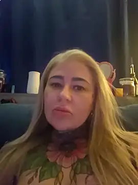 emobarbiedoll's Webcam Show