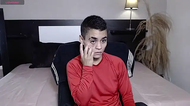 Liiamthompson লাইভ XXX চ্যাট