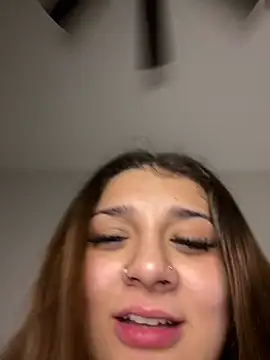 treasurebabii Show in webcam