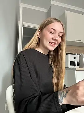 MilaMoone: онлайн-секс-чат