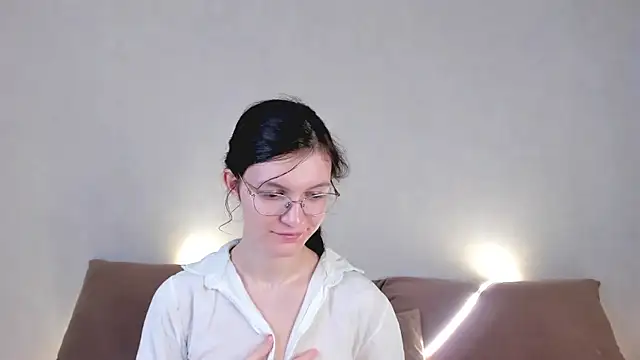 ThoraMarola's Live XXX Chat