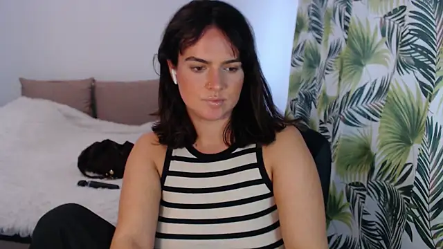 ViviRoses Adlı Modelin Canlı XXX Sohbeti