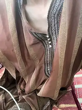 NchadeeQ_n7wiiiQ Adlı Modelin Web Kamerası Şovu