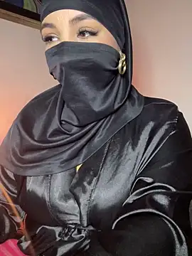 Zeynep-Lahsen Show Webcam