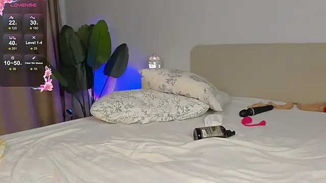 Emmanuelleee's Live XXX Chat