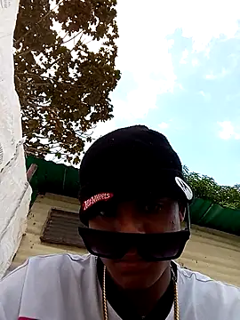 spittingpig1 live XXX chat