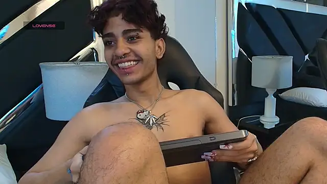 XXX chat uživo modela MiikeOthon