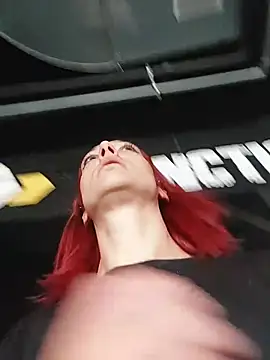 MalditaLocaaのライブXXXチャット