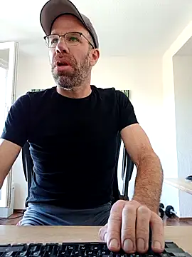 DaddyHarry_MatureStallion Webcam-Show