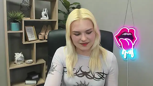 SweetLilyxo's Live XXX Chat