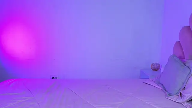 MiaColucci18 Live XXX-Chat