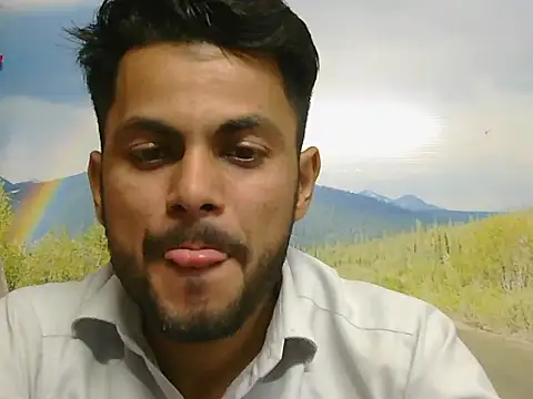 Stubborndesiboy: онлайн-секс-чат