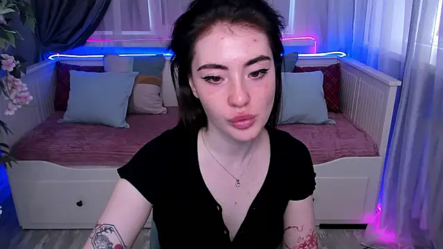 Emily_Less Live XXX-Chat