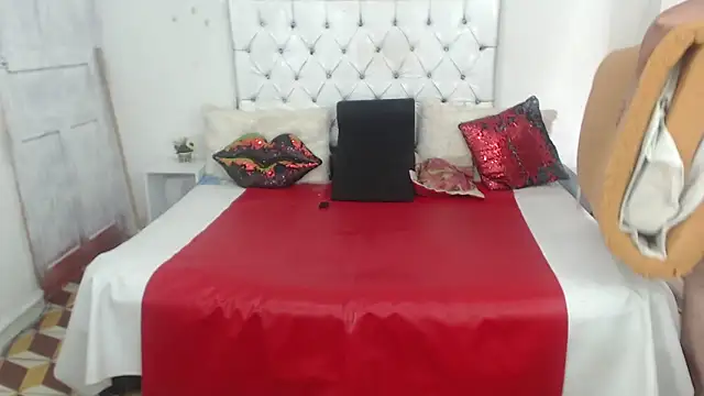 Sweetbigcatt live XXX chat