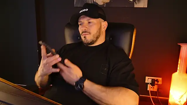 AngeloEricのライブXXXチャット