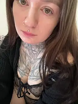 Chatroom XXX en direct de VelvetCoon