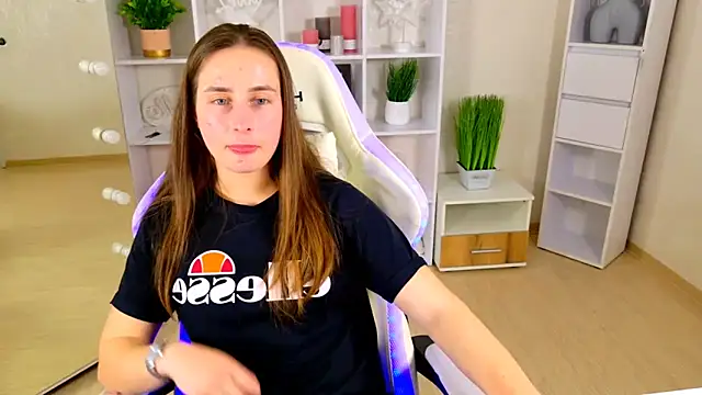 NadinnL élő XXX-chatje