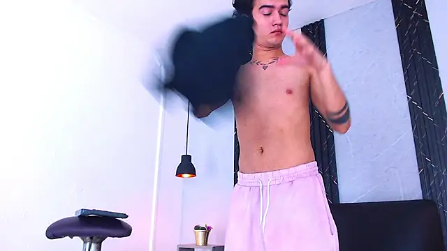 Feiccer_Castquer élő XXX-chatje