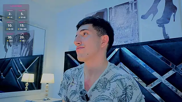 Un_Sluttyy 在線直播表 演