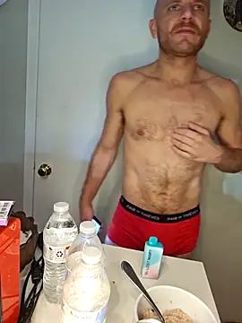 Pokazy przed kamerką – FrankieFuckMe