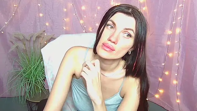 دردشة MilaLoona الجنسية المباشرة