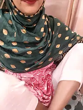 Indian-Aleena Chat XXX in diretta