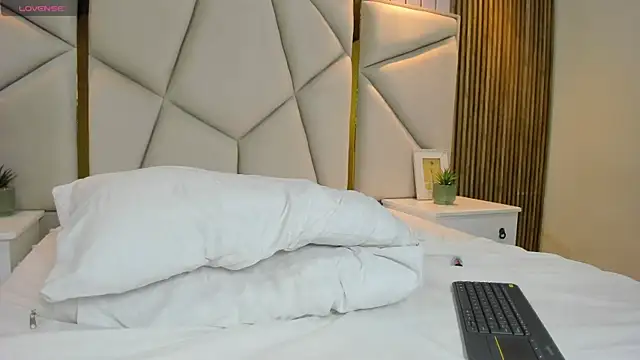 rebeca_brown_ Show Webcam