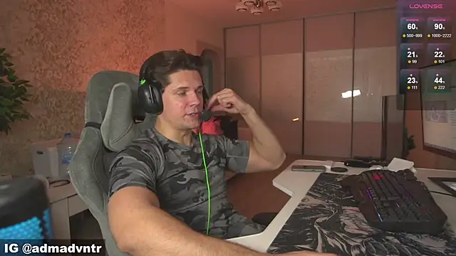 Rus_adventure7's Live XXX Chat