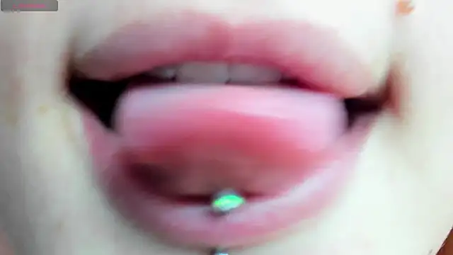 Sweet_white_chocolate: онлайн-секс-чат