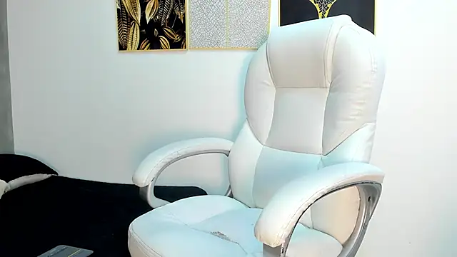 Show modela Rowley_Devi na web-kameri