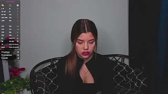 Онлайн чат XXX DelenaRines