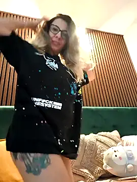 SukyGirl's Live XXX Chat