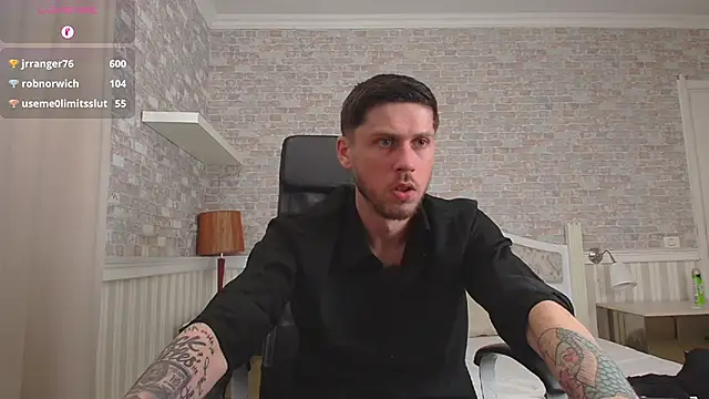 Chat XXX en directo de JonahShaw