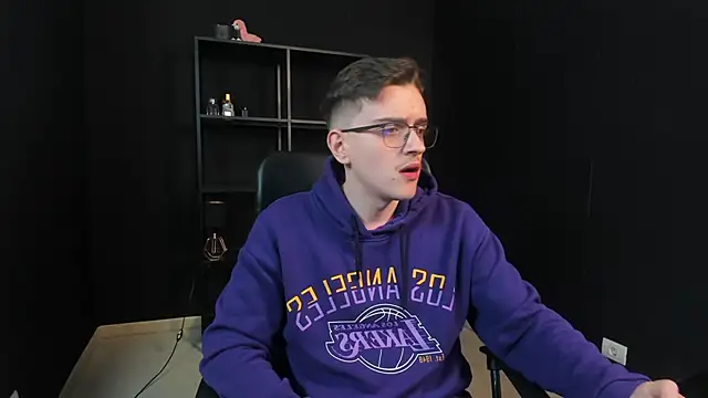 FelixStarkk 网络视讯表演