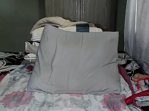 WetwetPussy31's Live XXX Chat