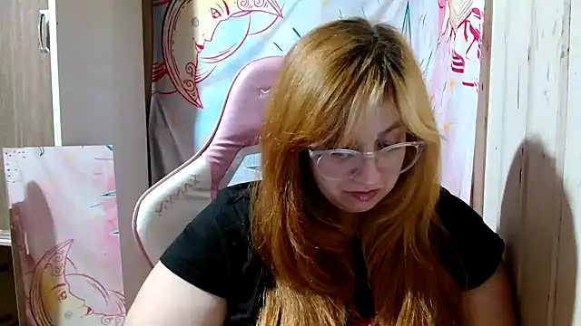 XXX chat uživo modela officerfoxXD