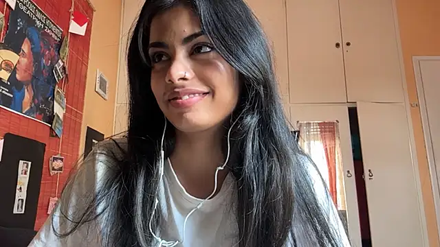 JenniRoutt: διαδικτυακό σόου στην κάμερα