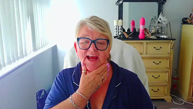 BridgetBlueEyes' Webcam Show