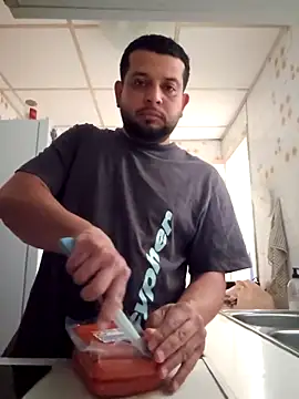 Romar1993 Show in webcam