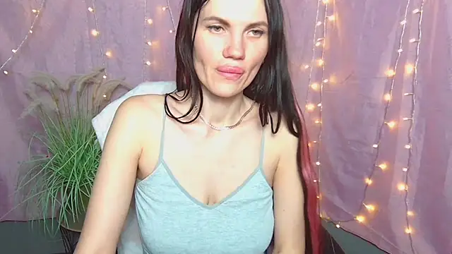 MilaLoona Chat XXX live
