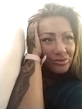 Exotic_ParisX Show in webcam