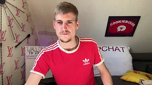 Cookieboy88 Adlı Modelin Canlı XXX Sohbeti