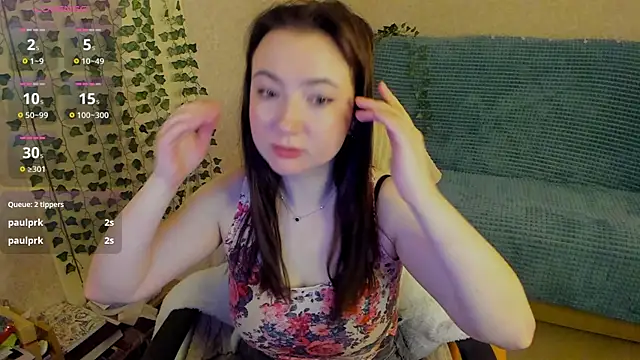 Micky_Wood Adlı Modelin Canlı XXX Sohbeti