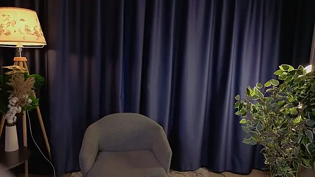 GoldenLenarzのライブXXXチャット