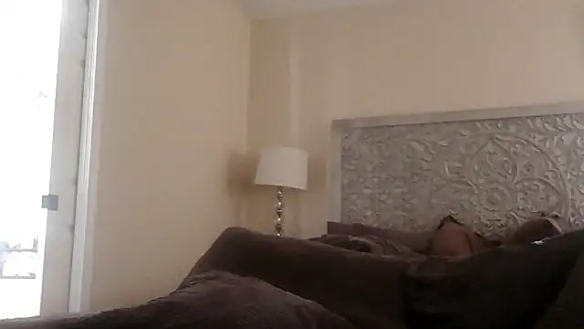 MISTERANDDEMI: διαδικτυακό σόου στην κάμερα